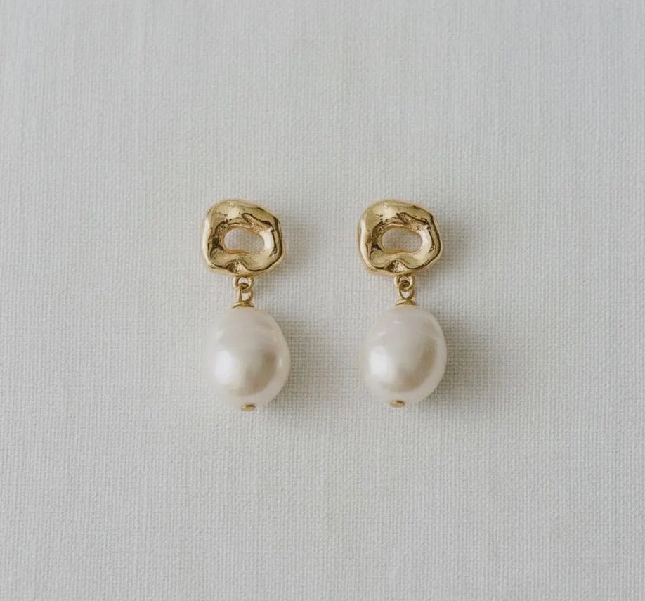 Pearl Gold Studs