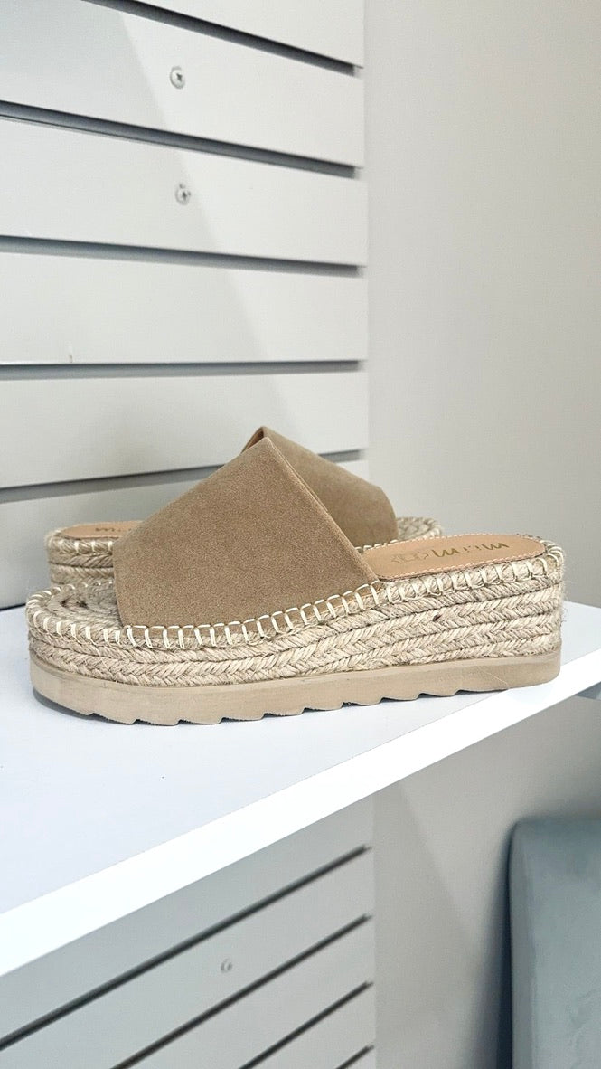 Eva Sandals