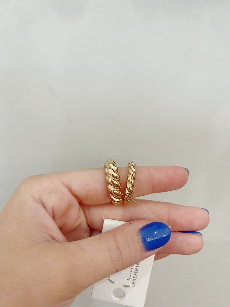 Gold Twisted Rings