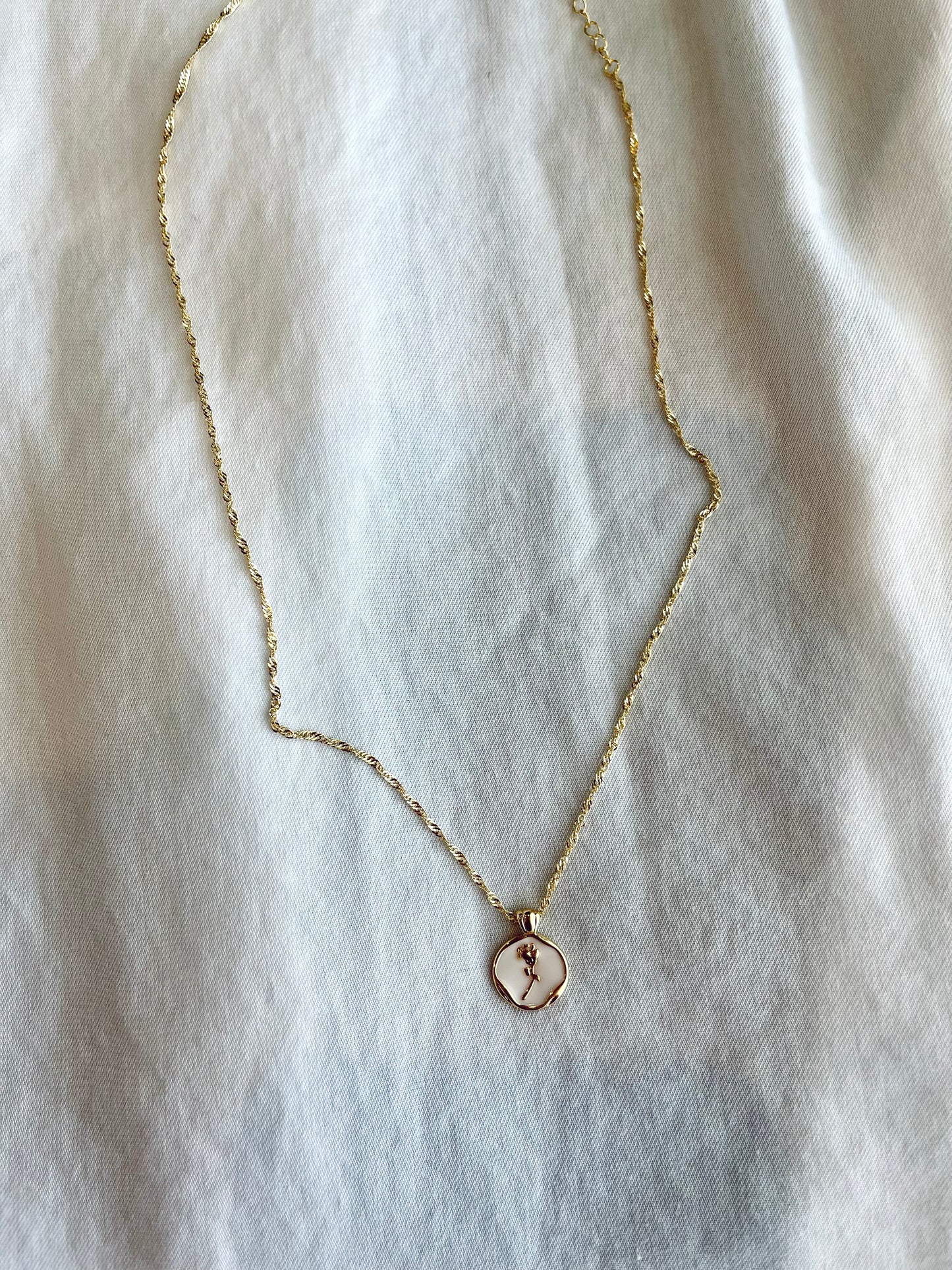 White Flower Necklae