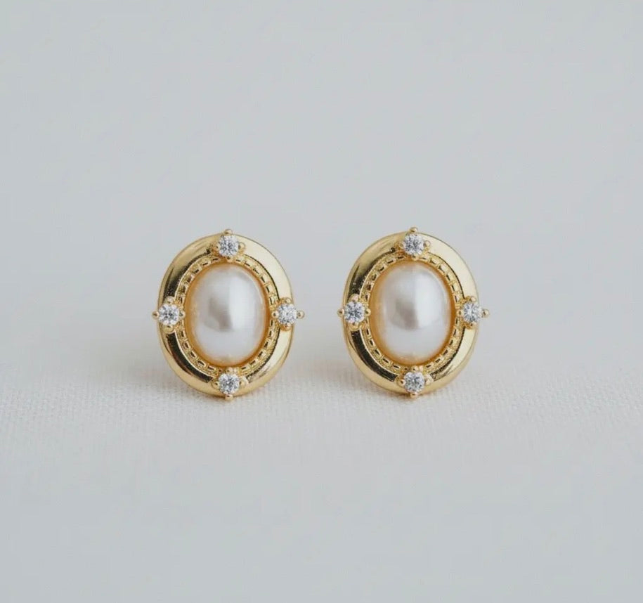 Chic Pearl Earrings