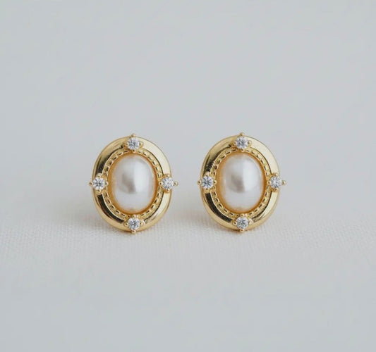 Chic Pearl Earrings