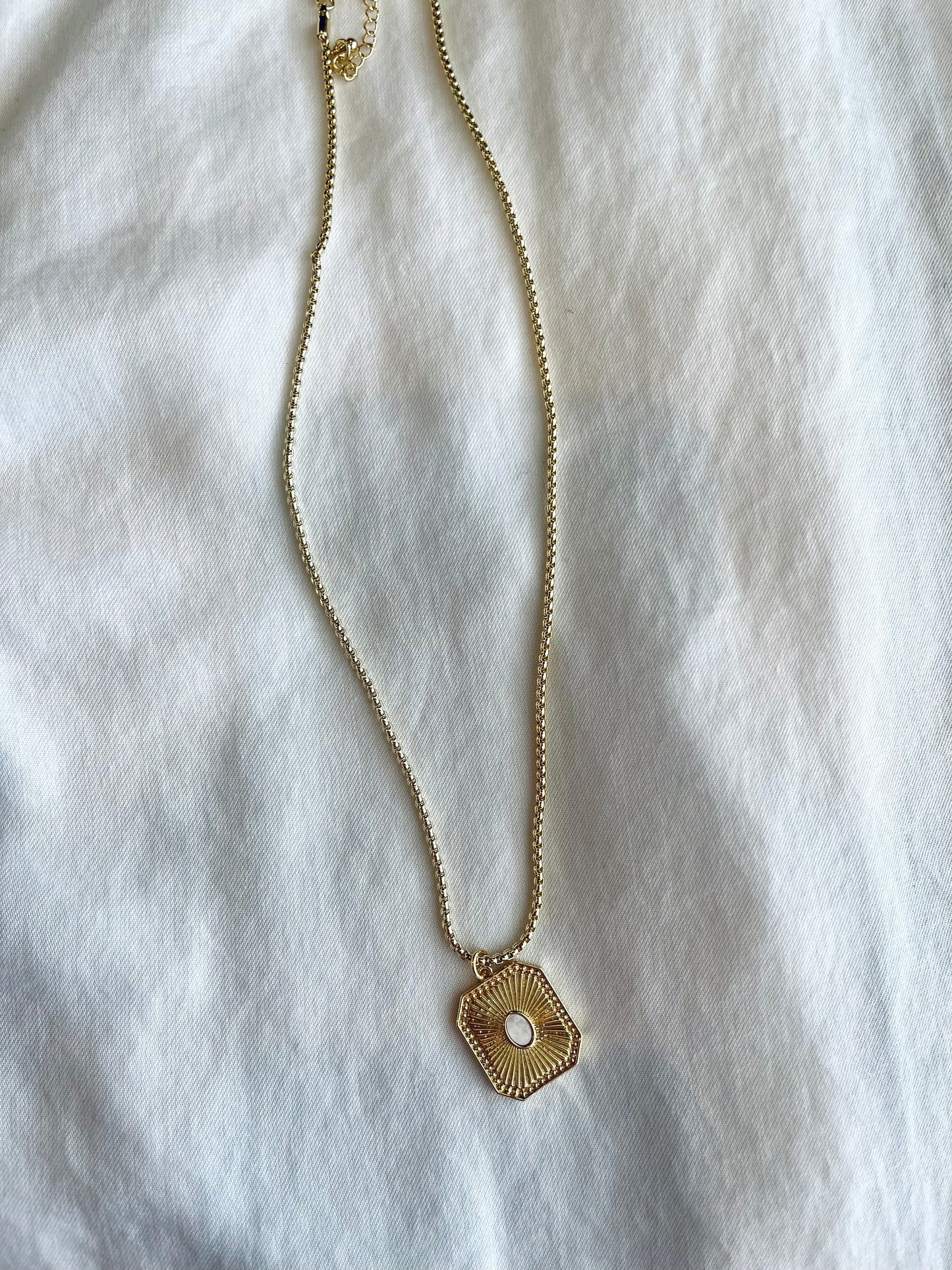 White & Gold Necklace